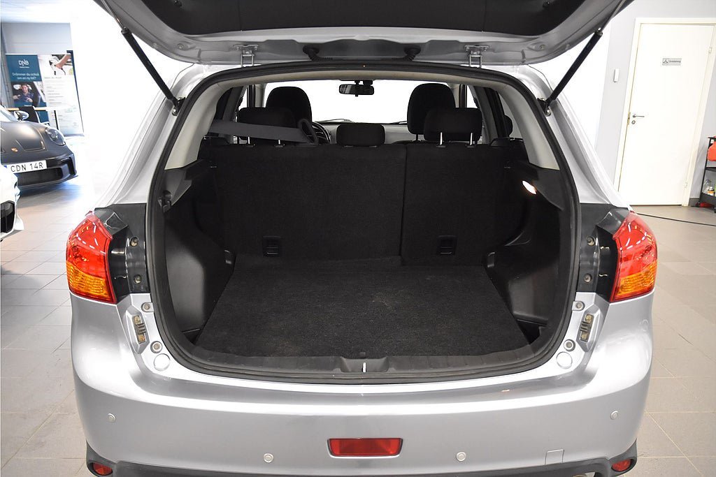 Vehicle Image 14