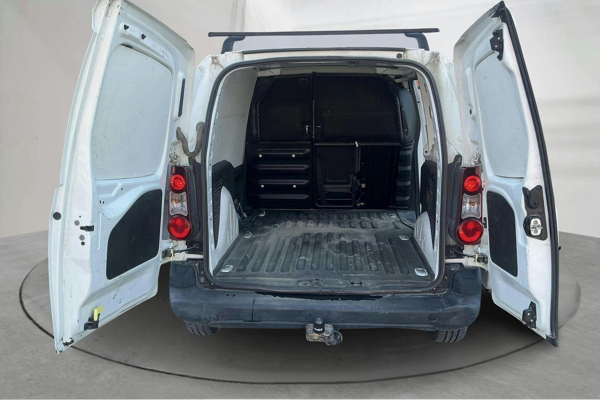 Vehicle Image 9