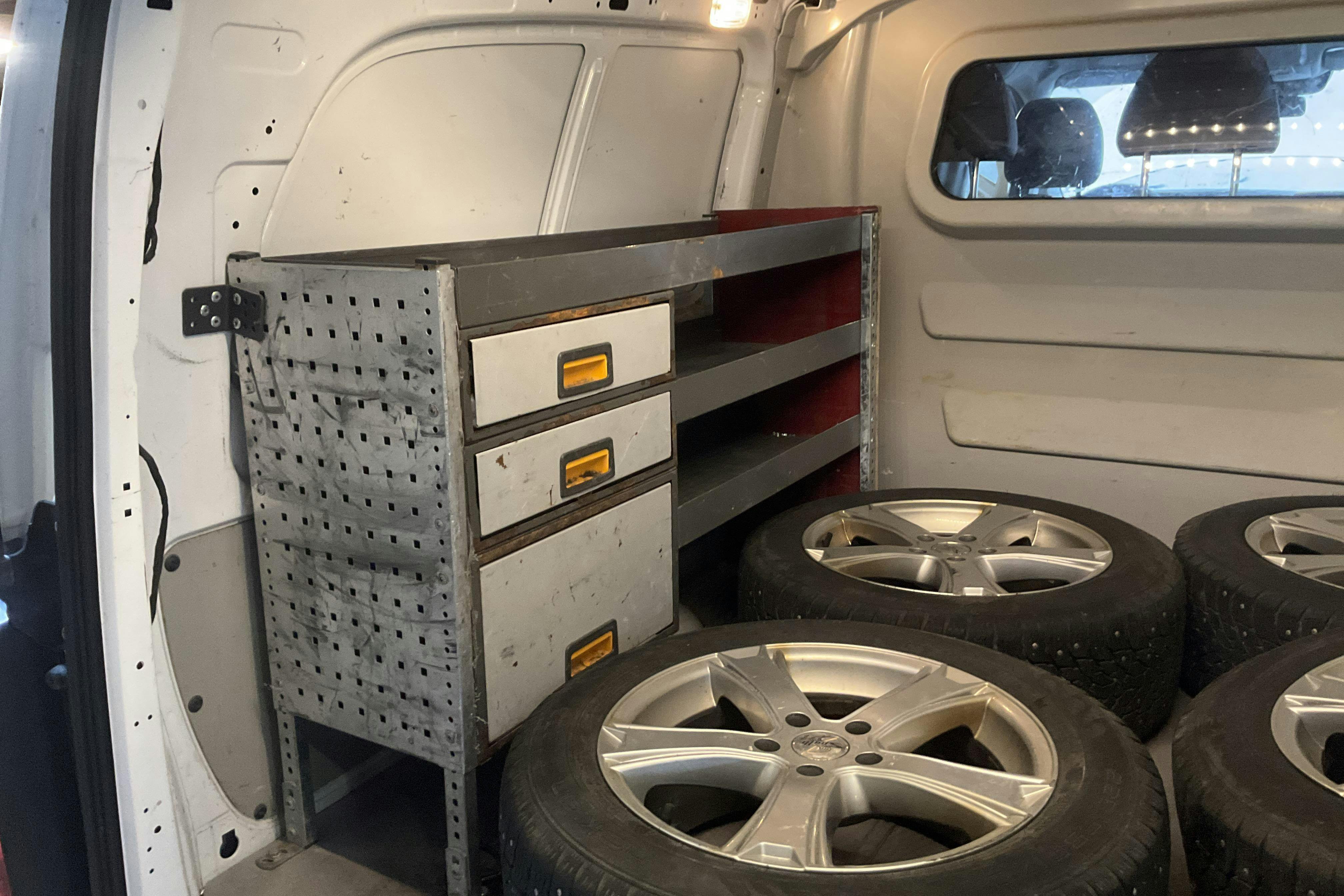 Vehicle Image 15