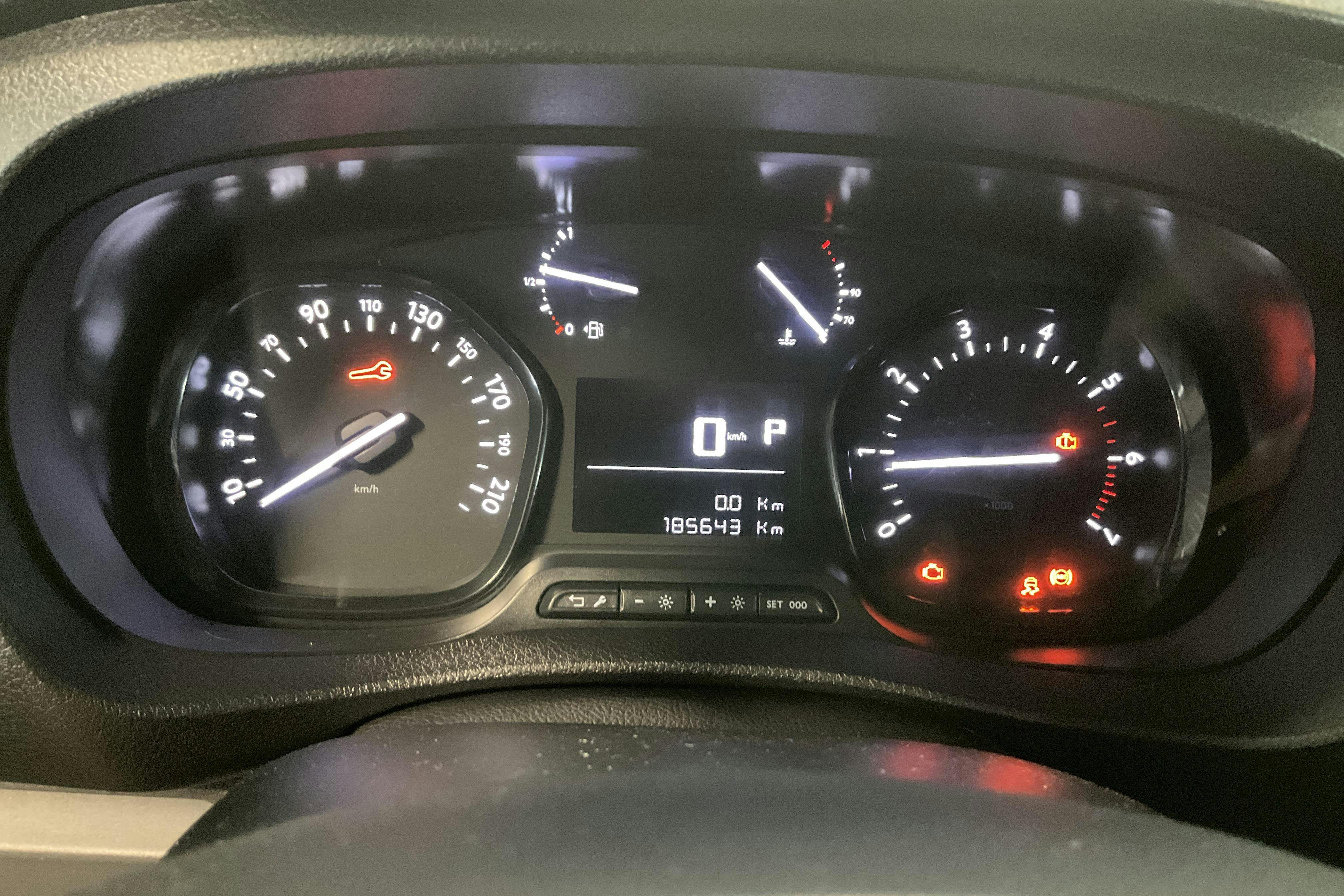 Vehicle Image 9