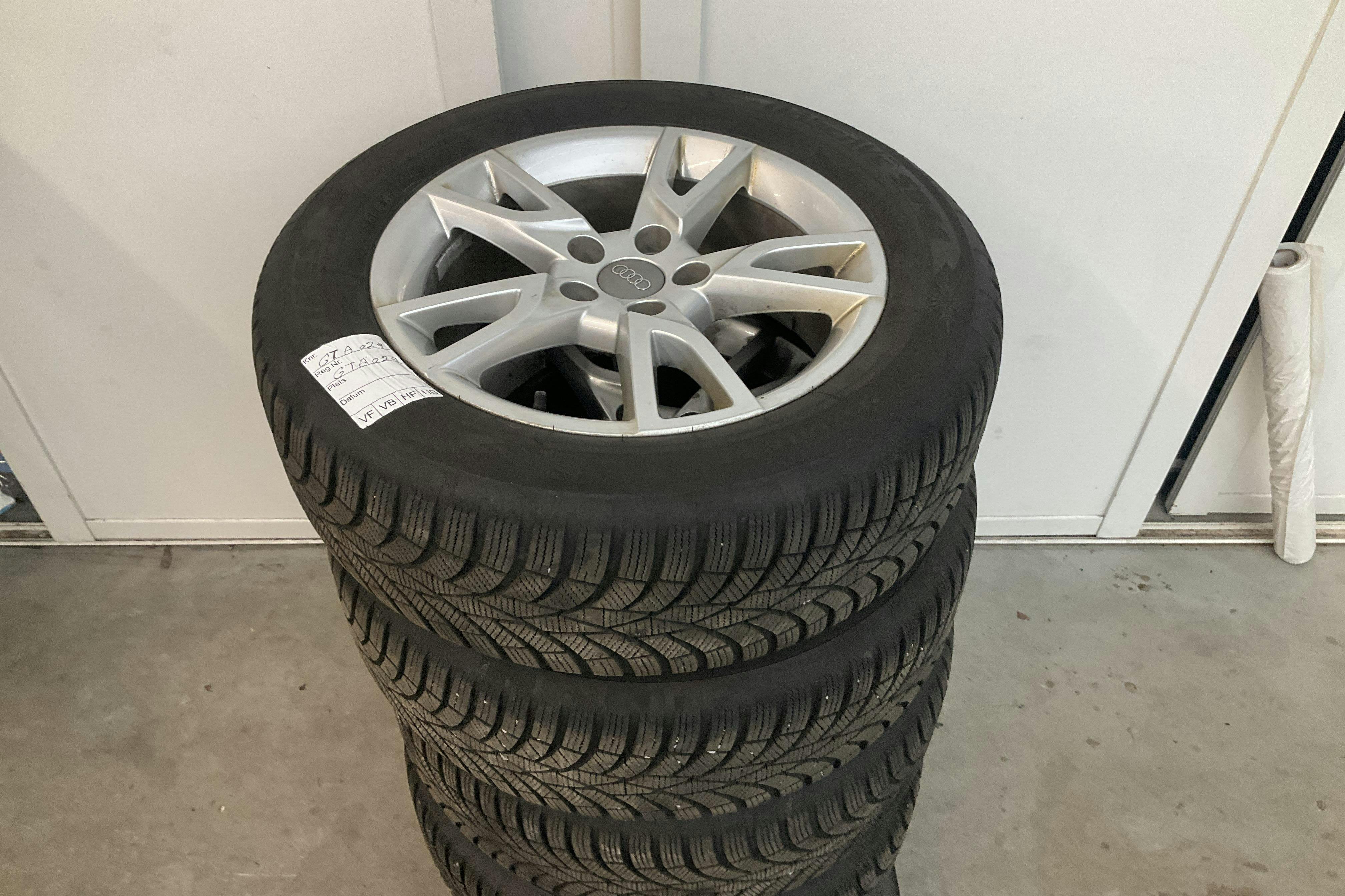 Vehicle Image 11