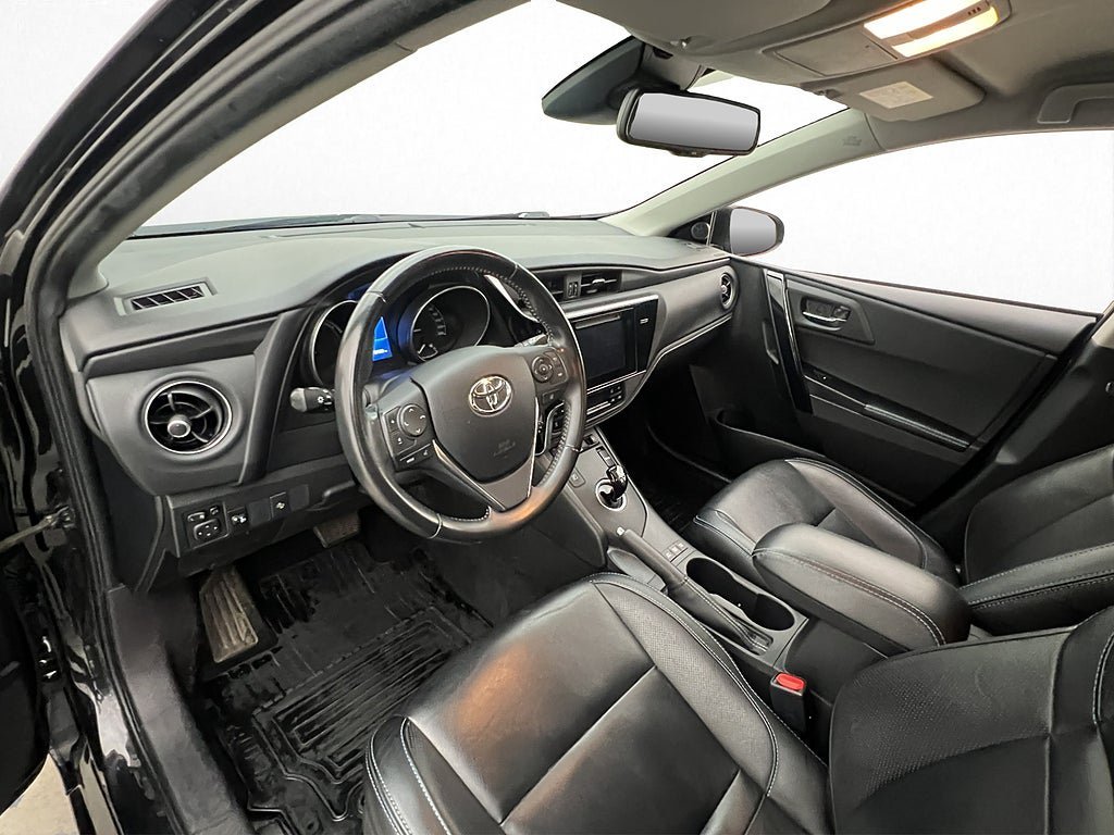 Vehicle Image 10