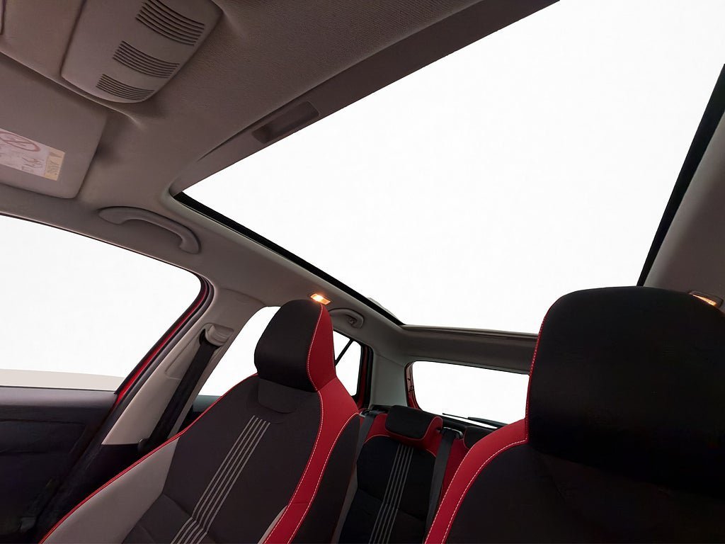 Vehicle Image 12