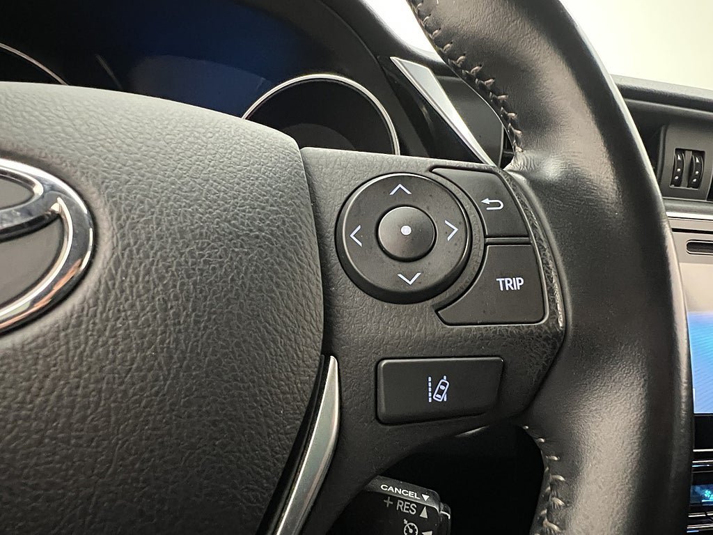 Vehicle Image 17
