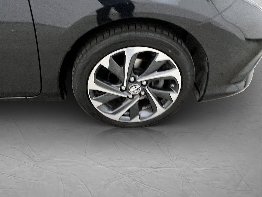 Vehicle Image 30
