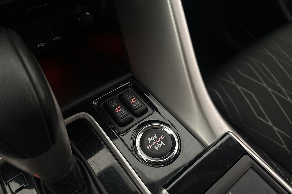 Vehicle Image 25