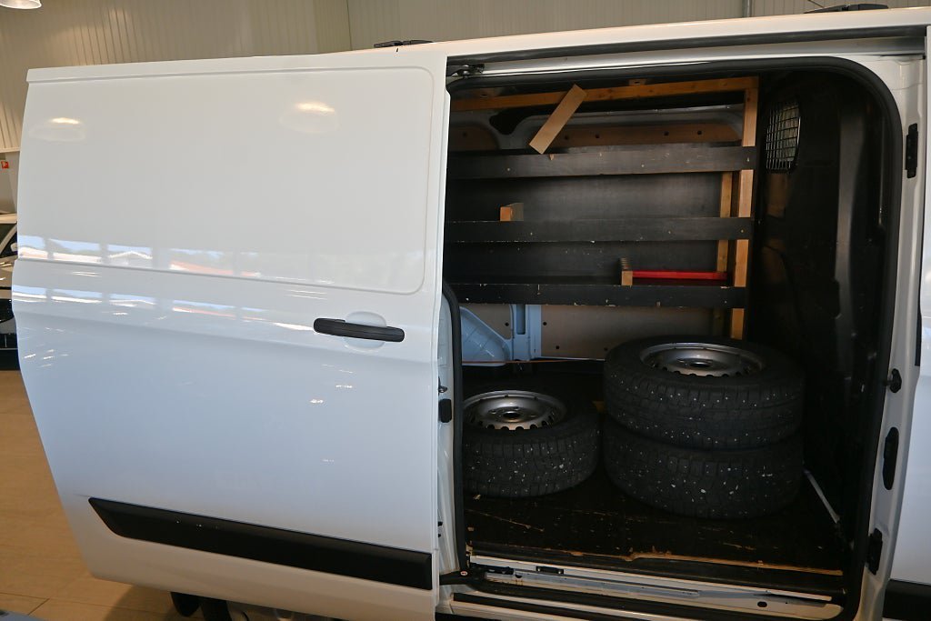 Vehicle Image 10