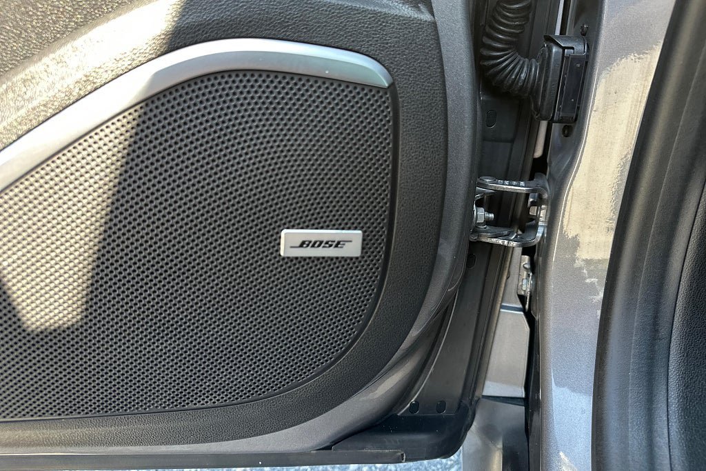 Vehicle Image 16
