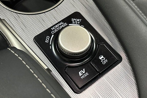 Vehicle Image 28