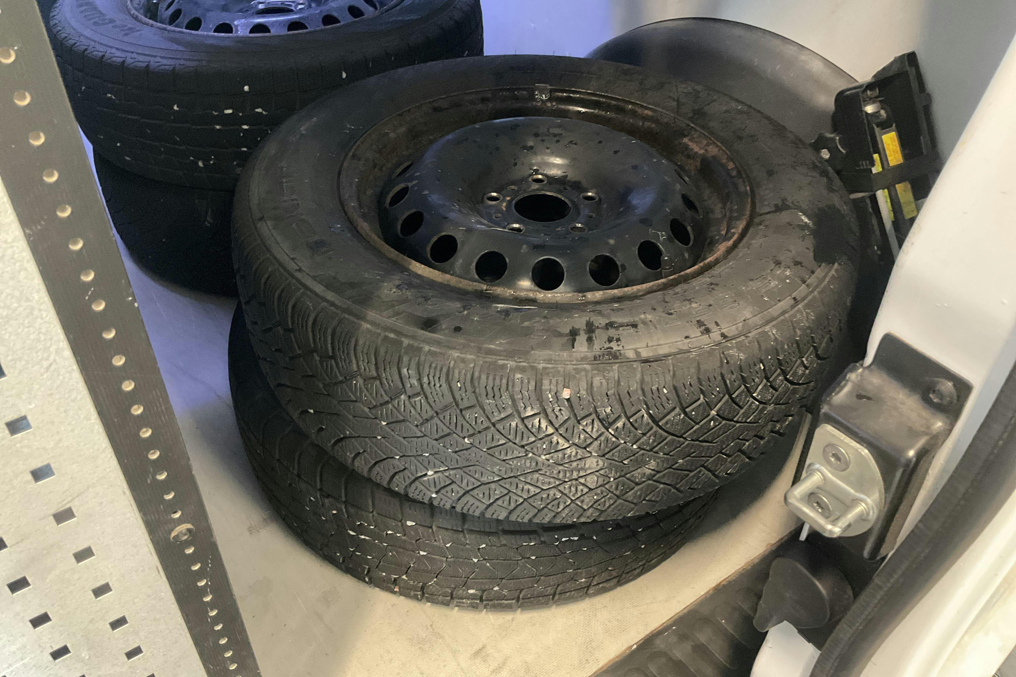 Vehicle Image 15