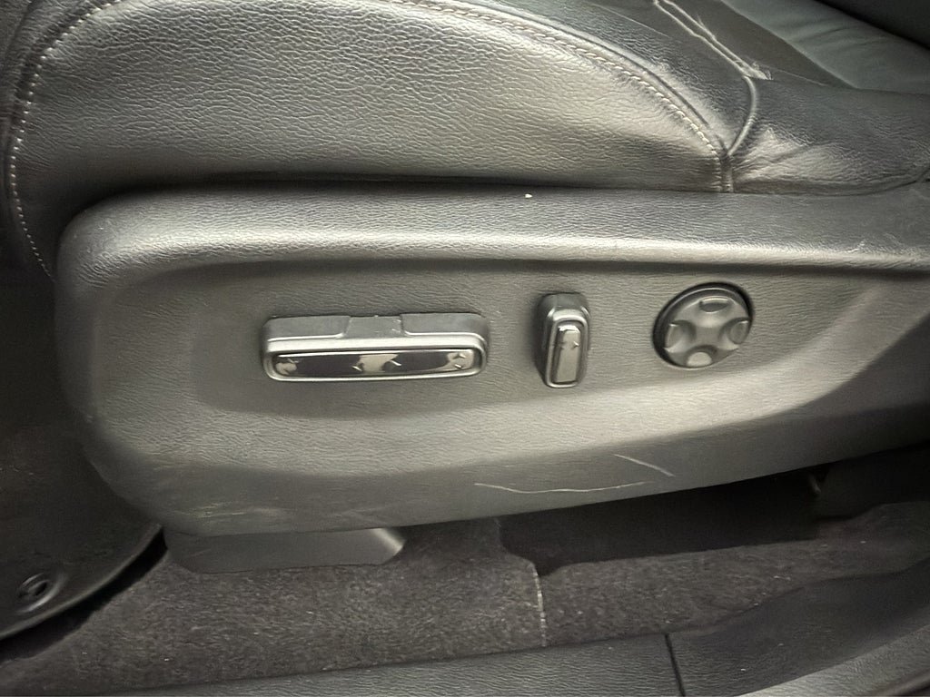 Vehicle Image 17