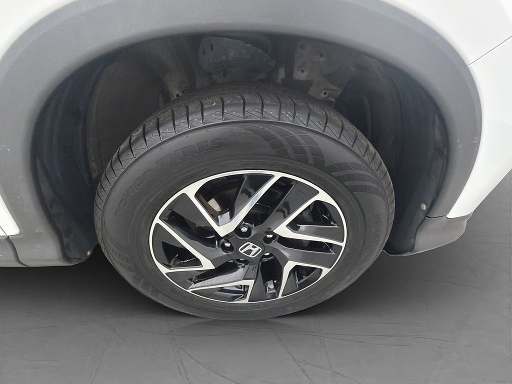 Vehicle Image 32