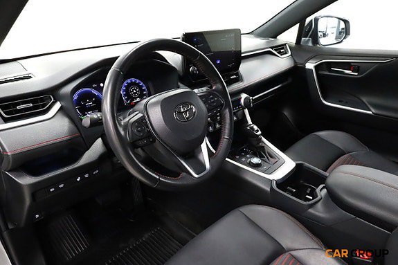 Vehicle Image 12