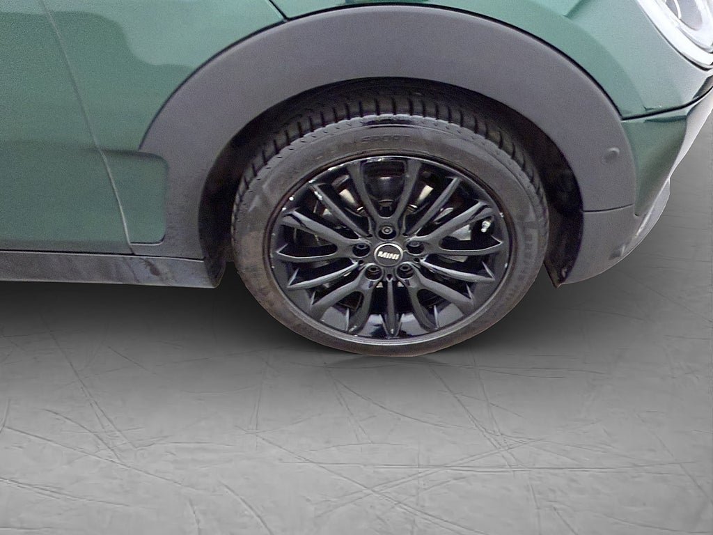 Vehicle Image 33