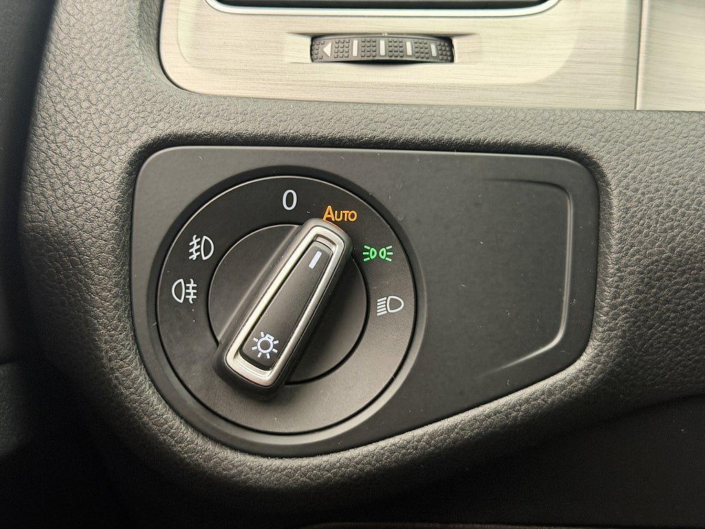 Vehicle Image 26