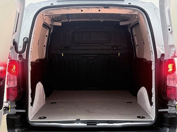 Vehicle Image 29