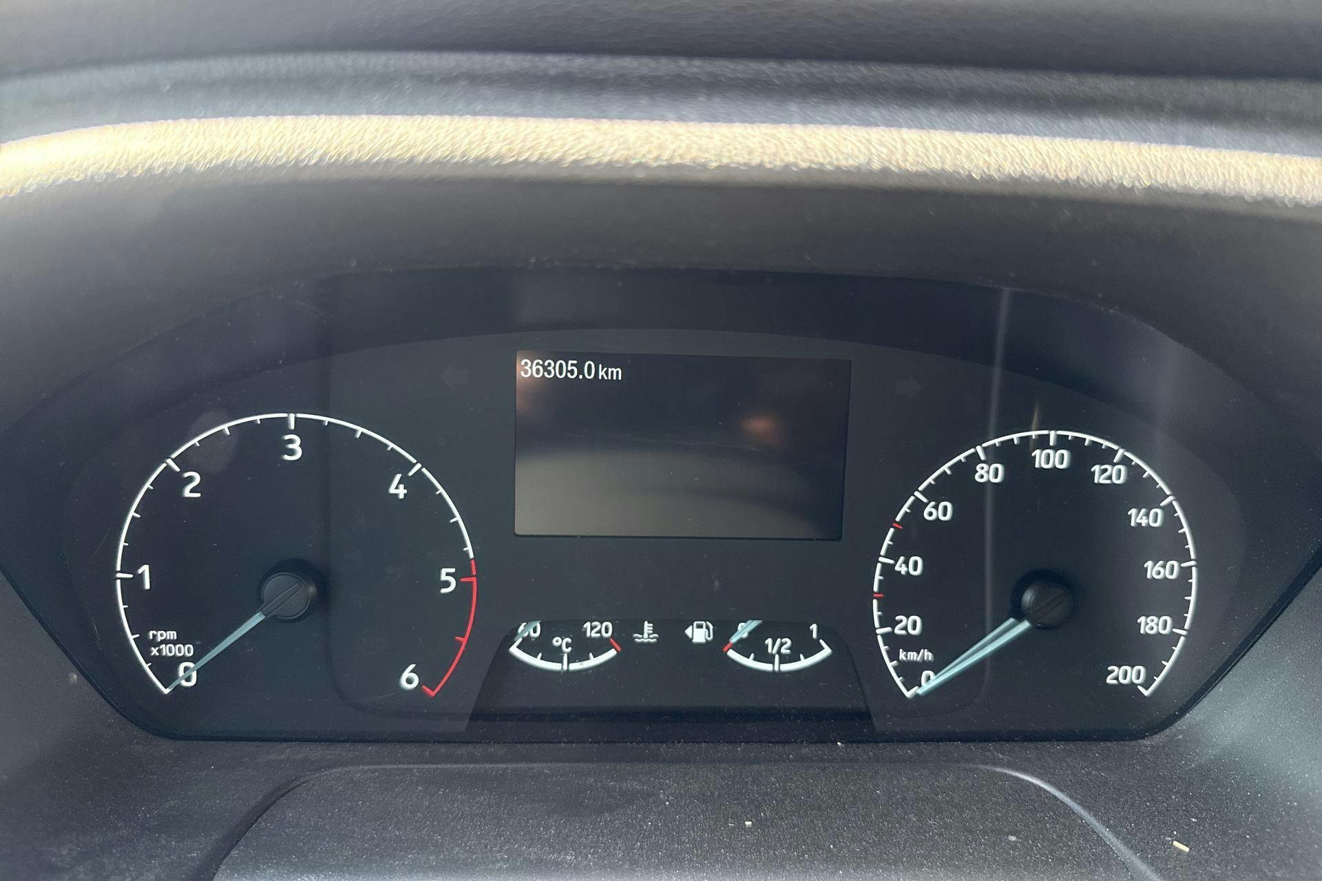 Vehicle Image 8