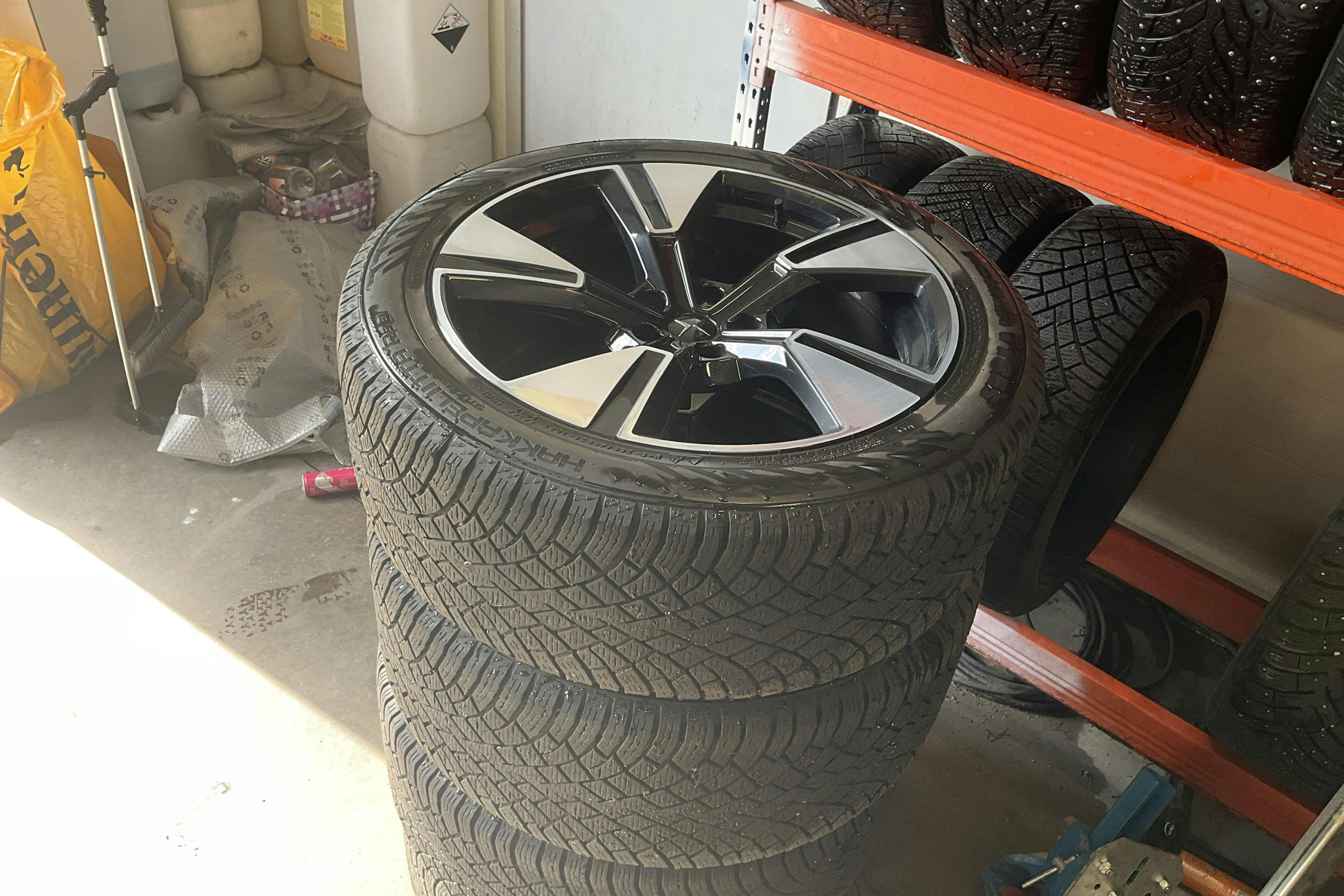 Vehicle Image 22
