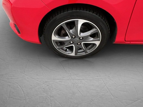 Vehicle Image 11