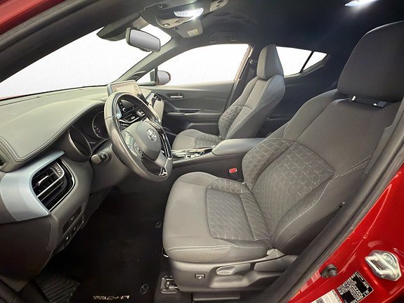 Vehicle Image 9