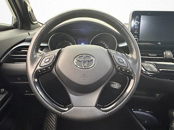 Vehicle Image 11