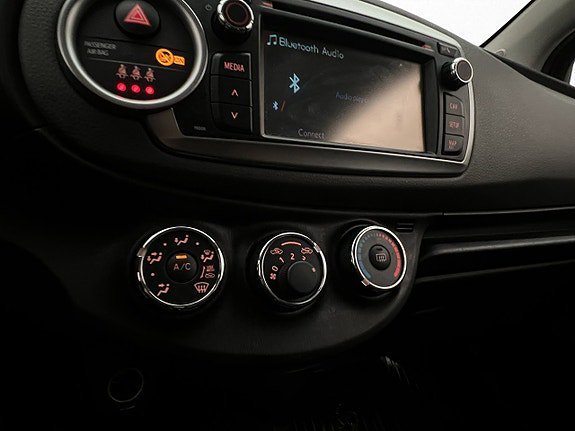 Vehicle Image 27