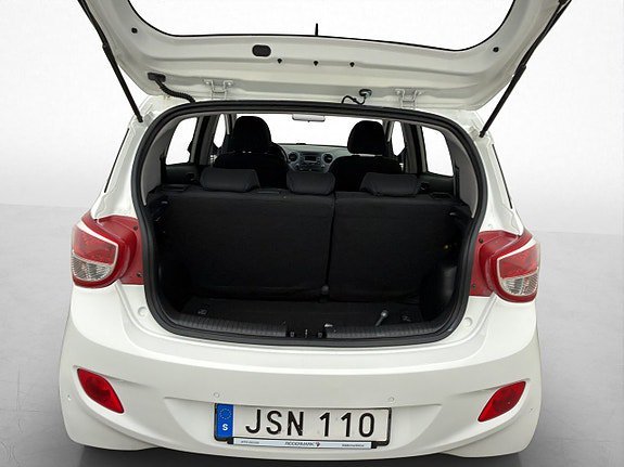 Vehicle Image 16