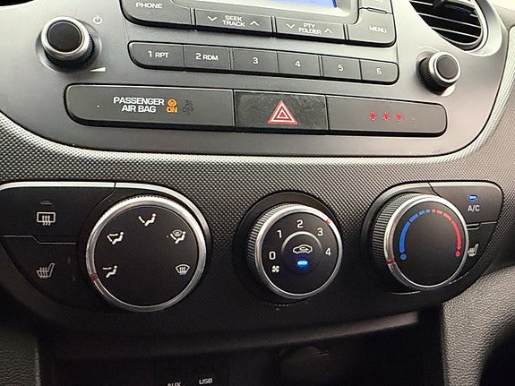 Vehicle Image 26