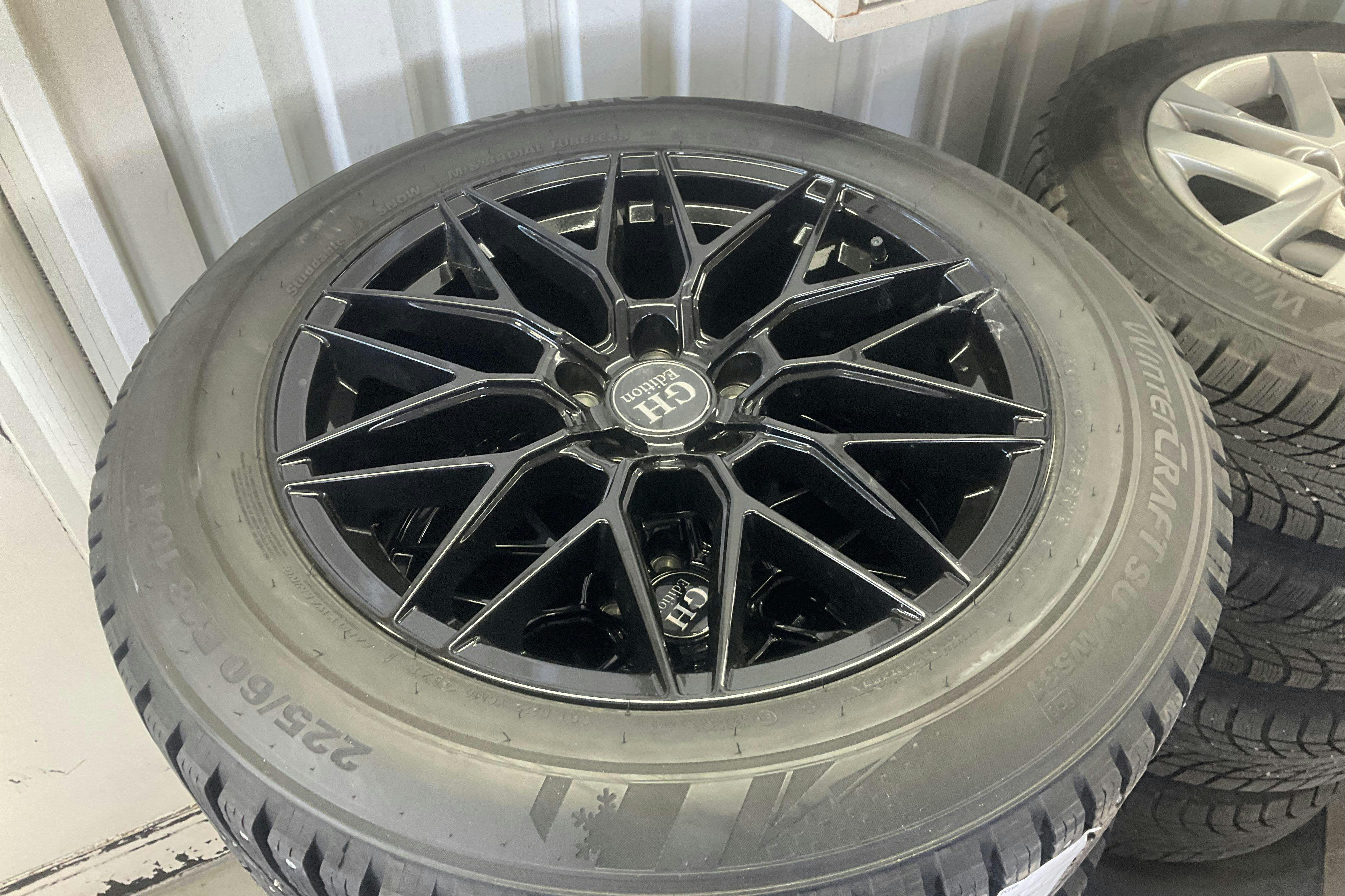 Vehicle Image 13