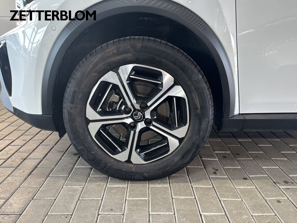 Vehicle Image 13