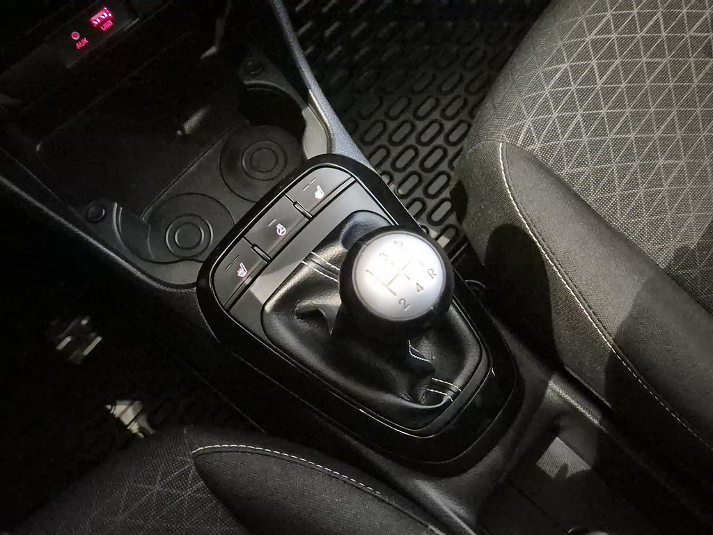 Vehicle Image 12