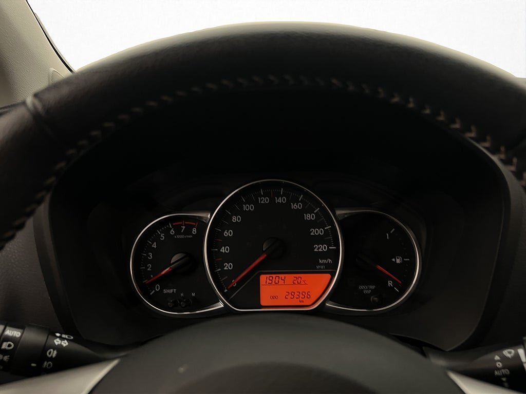 Vehicle Image 16