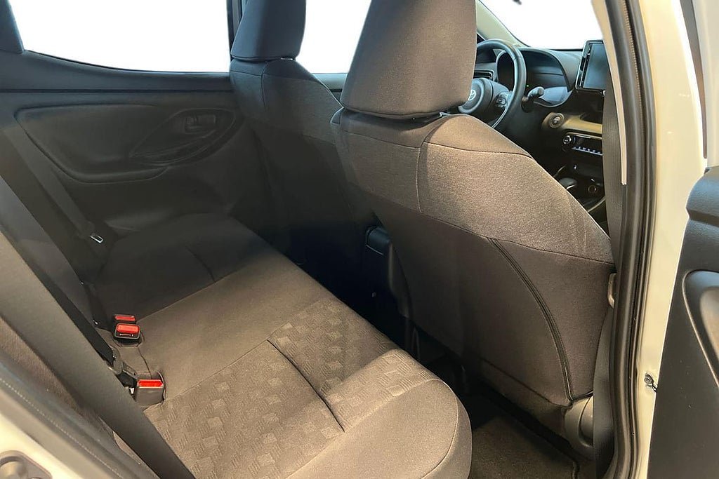 Vehicle Image 23