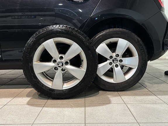 Vehicle Image 16