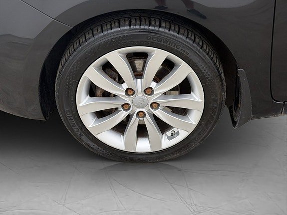 Vehicle Image 23