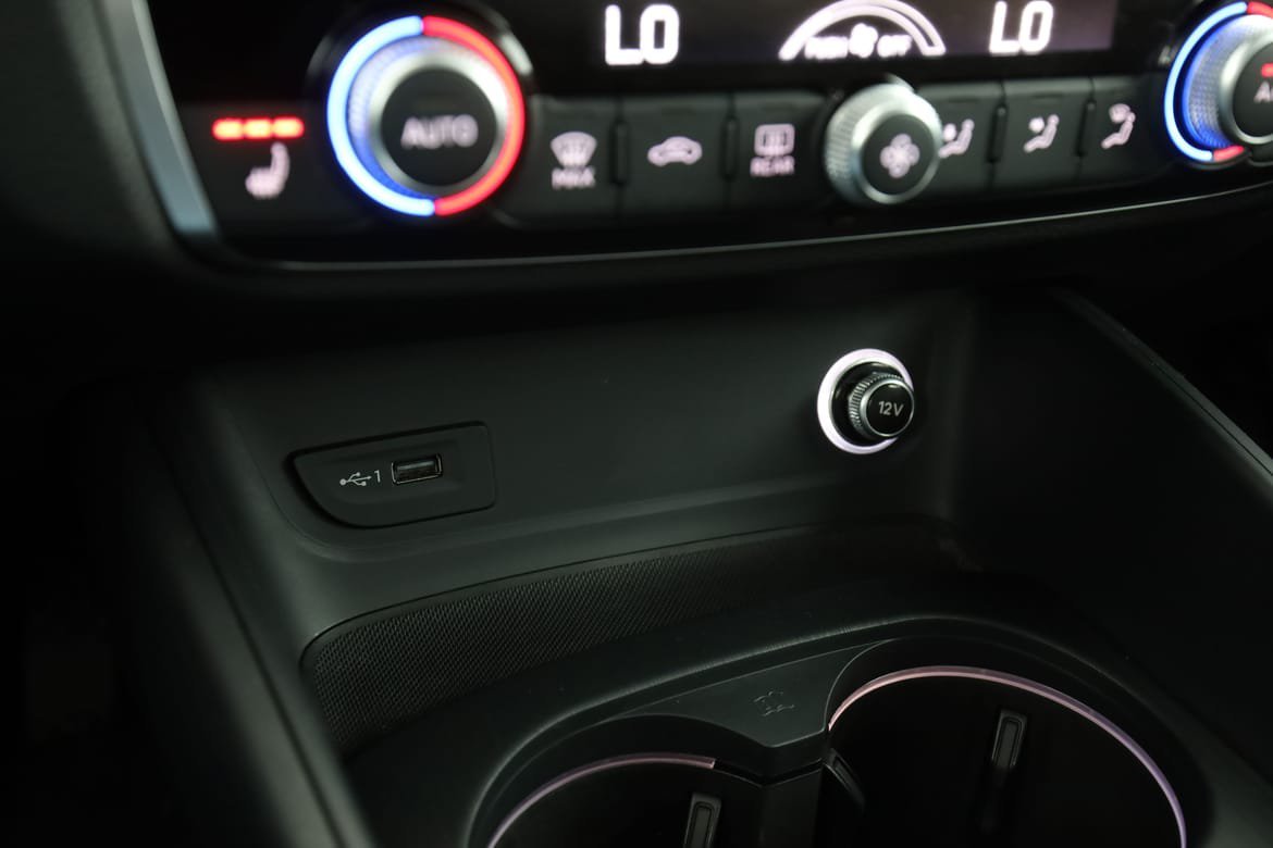 Vehicle Image 25