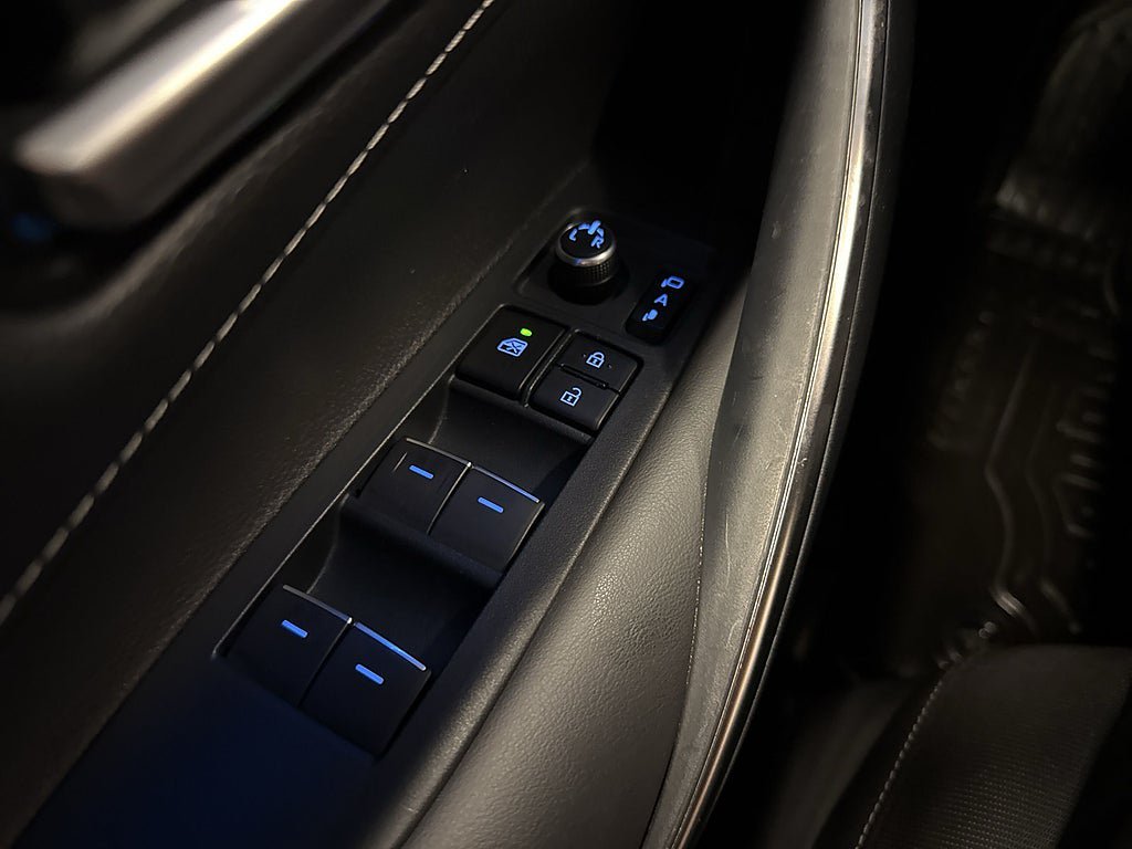 Vehicle Image 21
