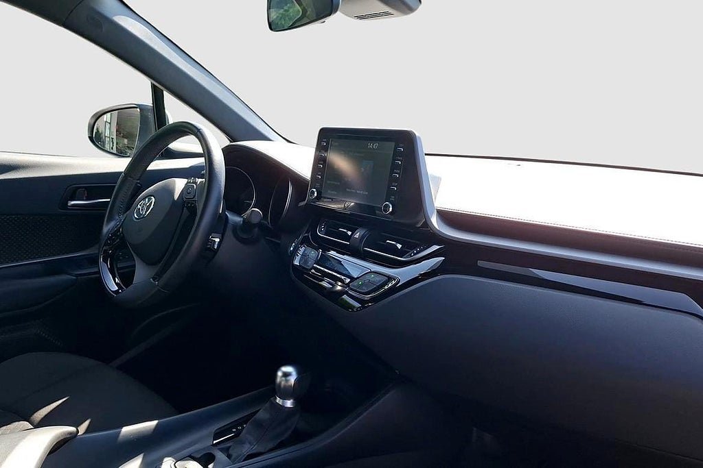Vehicle Image 9