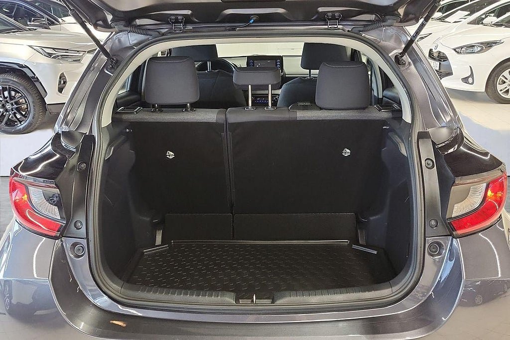 Vehicle Image 11