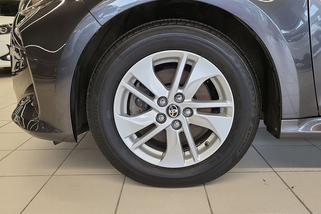 Vehicle Image 16