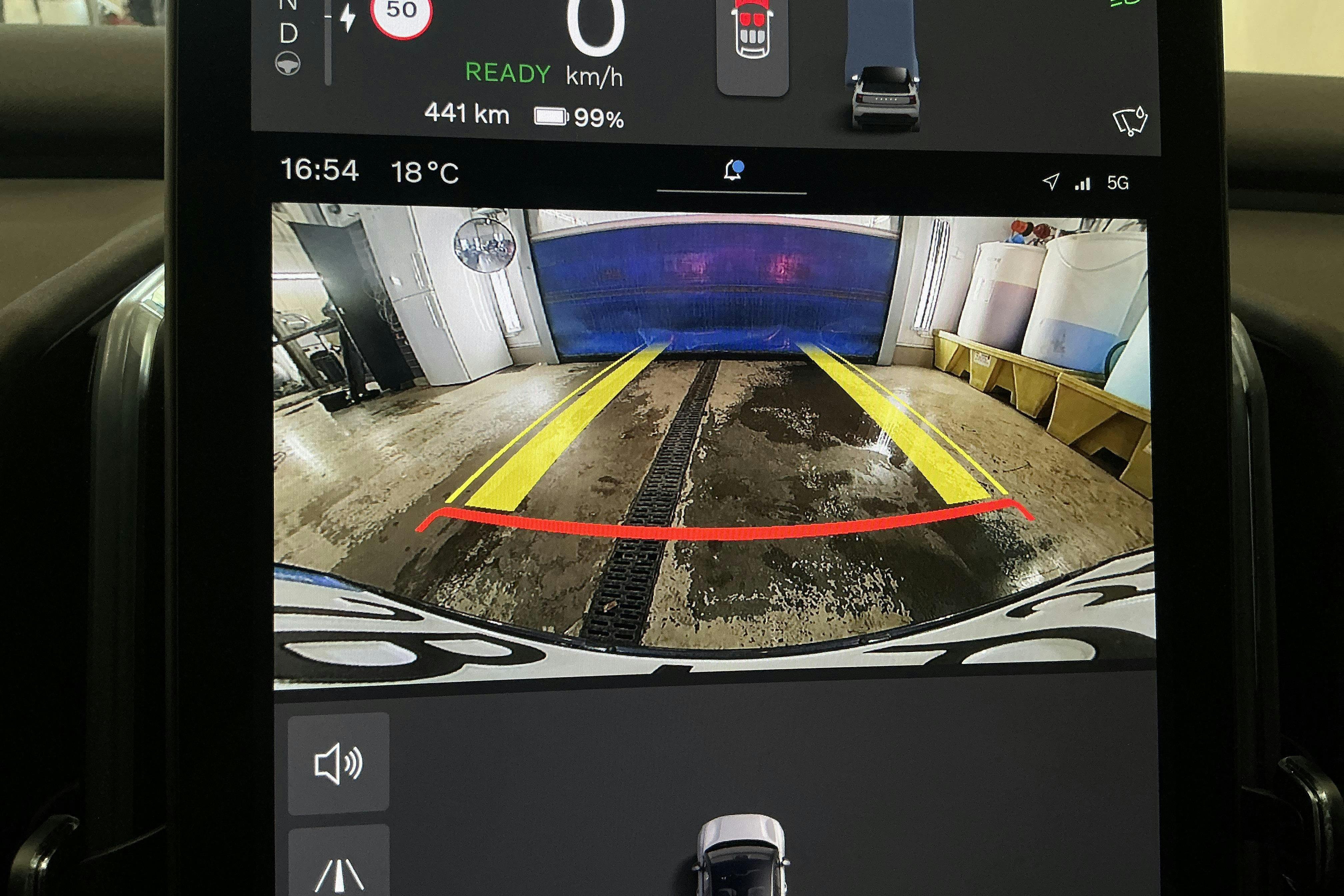 Vehicle Image 11