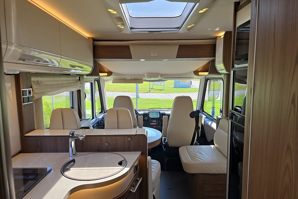 Vehicle Image 38