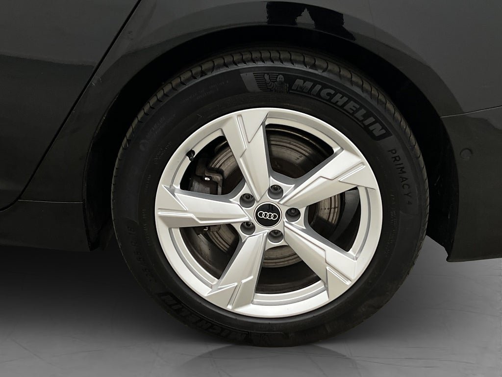 Vehicle Image 30