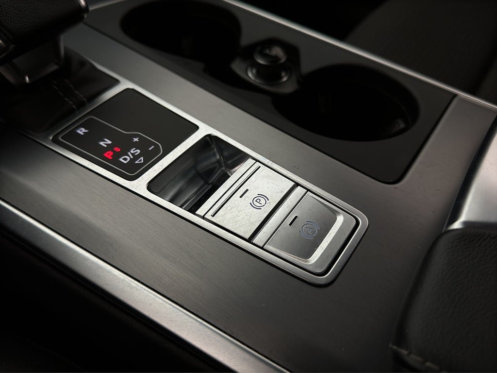 Vehicle Image 36