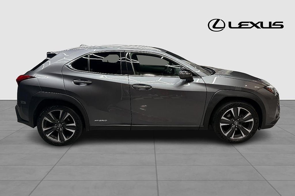 Vehicle Image 6