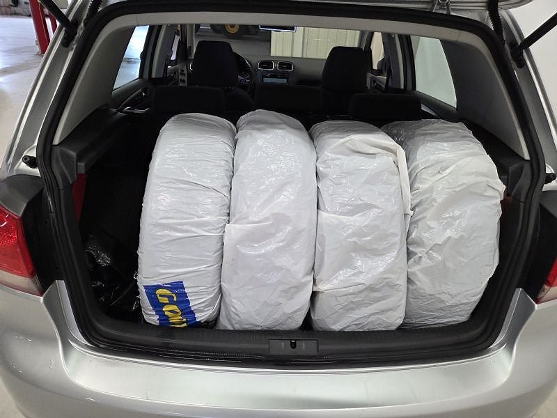 Vehicle Image 8