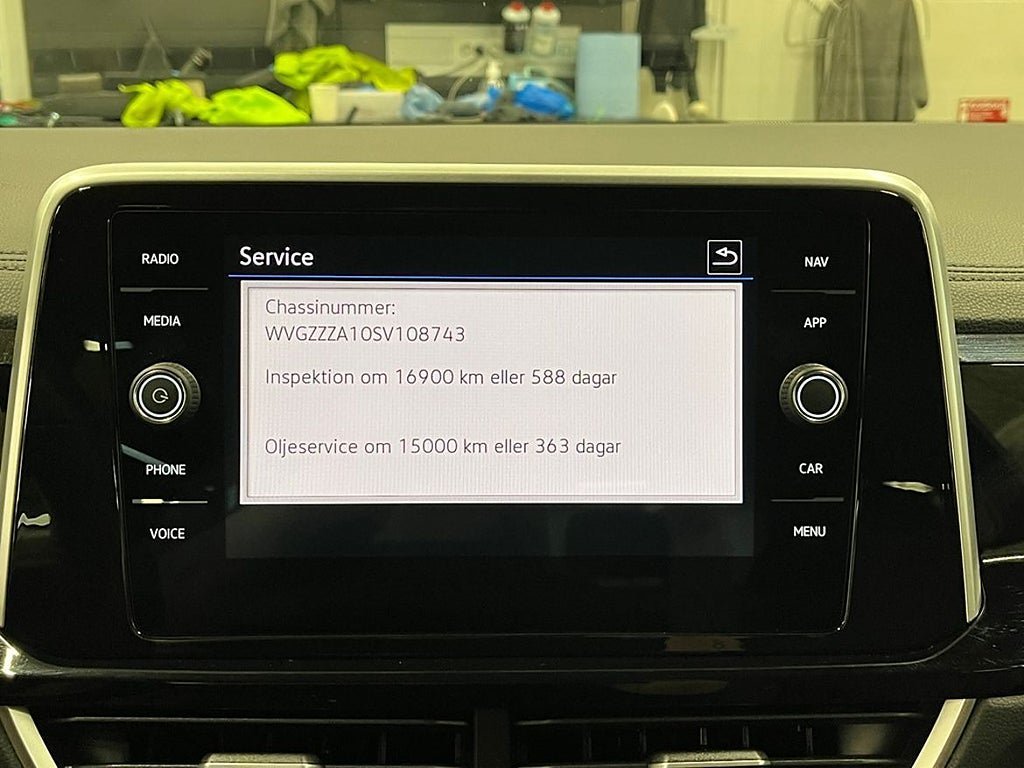 Vehicle Image 9