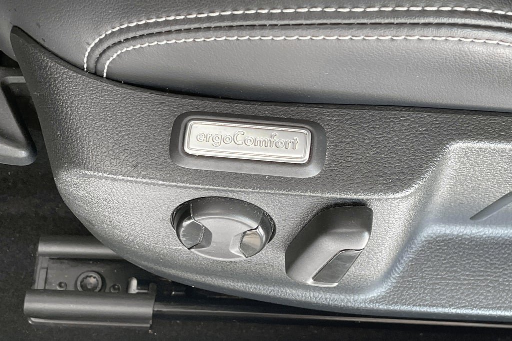 Vehicle Image 22
