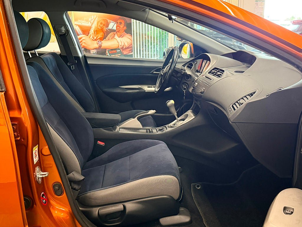 Vehicle Image 9