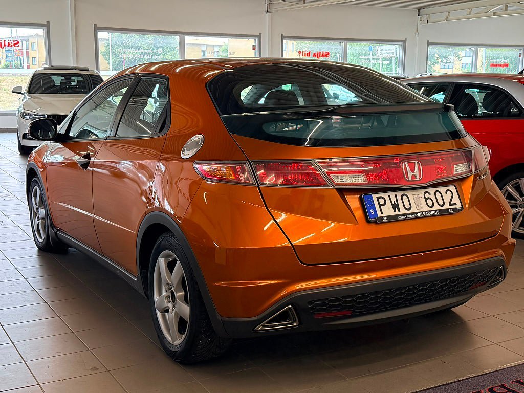 Vehicle Image 14